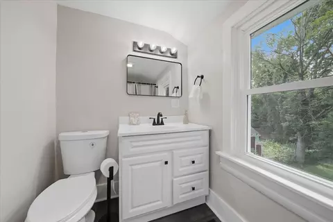 Bath - 1427 Pythian Ave, Springfield, OH 45504 photo 3 of 3