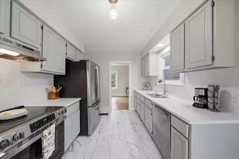 Kitchen - 1427 Pythian Ave, Springfield, OH 45504 photo 3 of 3