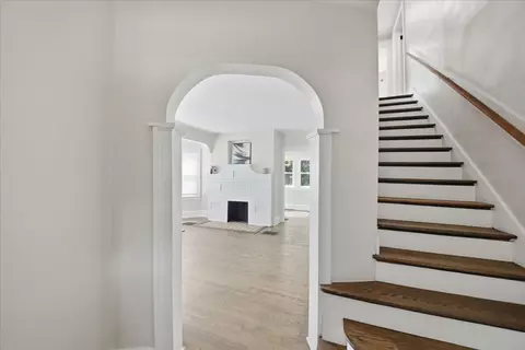 Entry Way - 1427 Pythian Ave, Springfield, OH 45504 photo 2 of 9