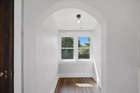 Entry Way - 1427 Pythian Ave, Springfield, OH 45504 photo 8 of 9