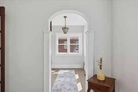 Entry Way - 1427 Pythian Ave, Springfield, OH 45504 photo 6 of 9
