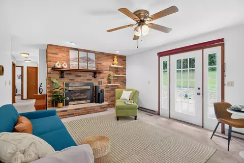 Living - 18333 Herring Rd, Sidney, OH 45365 photo 4 of 5