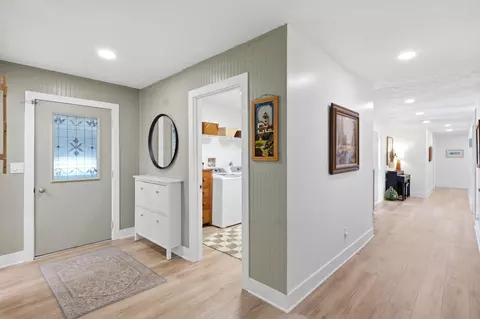 Entry Way - 2470 Leon Ln, Springfield, OH 45502 photo 1 of 3