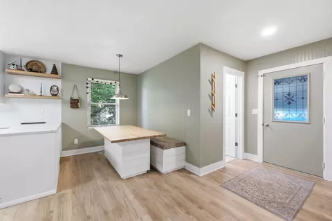 Entry Way - 2470 Leon Ln, Springfield, OH 45502 photo 2 of 3