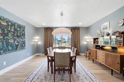Dining - 2470 Leon Ln, Springfield, OH 45502 photo 2 of 3