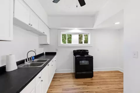 Kitchen - 728 Innisfallen Ave, Springfield, OH 45506 photo 1 of 2