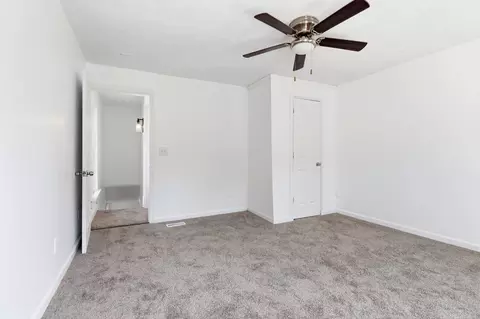 Bedroom - 728 Innisfallen Ave, Springfield, OH 45506 photo 2 of 4