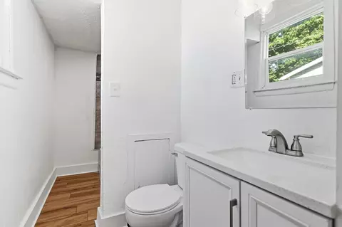 Bath - 728 Innisfallen Ave, Springfield, OH 45506 photo 1 of 3