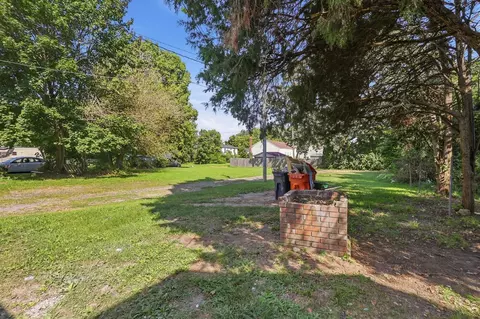 Exterior - 728 Innisfallen Ave, Springfield, OH 45506 photo 6 of 8