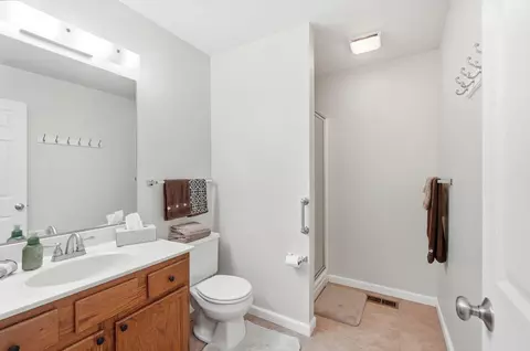 Bath - 4885 E Brannan Dr #4885, Springfield, OH 45502 photo 1 of 5