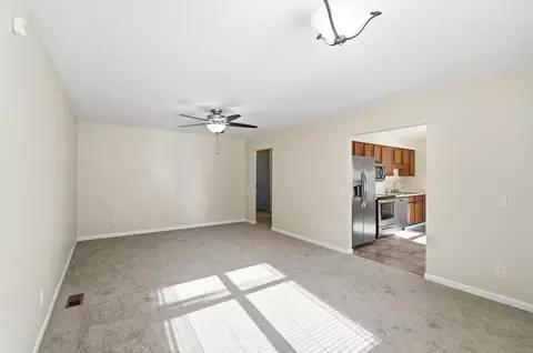 Living - 4885 E Brannan Dr #4885, Springfield, OH 45502 photo 4 of 4