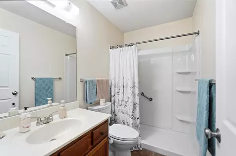 Bath - 4885 E Brannan Dr #4885, Springfield, OH 45502 photo 3 of 5