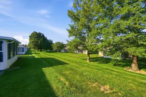 Exterior - 4885 E Brannan Dr #4885, Springfield, OH 45502 photo 9 of 10