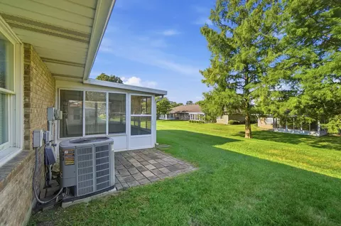 Exterior - 4885 E Brannan Dr #4885, Springfield, OH 45502 photo 8 of 10