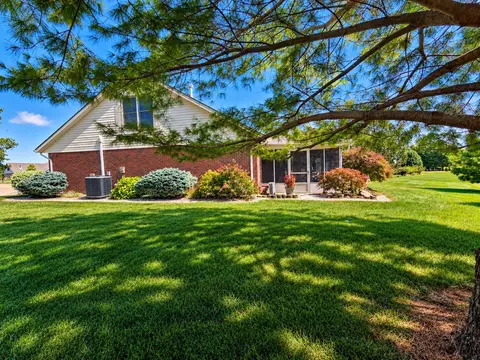 Exterior - 1922 Cattail Pt, Springfield, OH 45502 photo 10 of 12