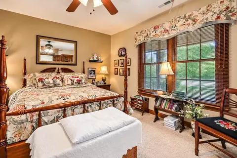 Bedroom - 1922 Cattail Pt, Springfield, OH 45502 photo 2 of 4