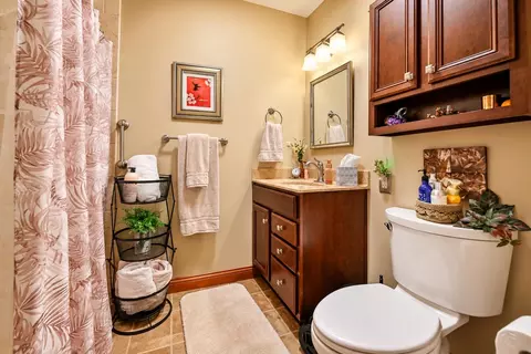 Bath - 1922 Cattail Pt, Springfield, OH 45502 photo 1 of 4