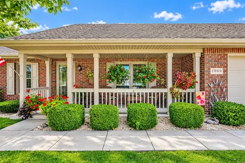 Exterior - 1922 Cattail Pt, Springfield, OH 45502 photo 2 of 12