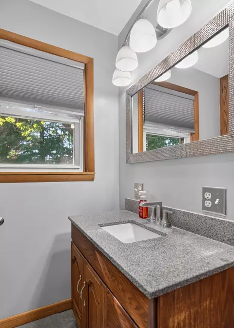 Bath - 910 Miller St, De Graff, OH 43318 photo 3 of 3