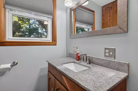 Bath - 910 Miller St, De Graff, OH 43318 photo 2 of 3