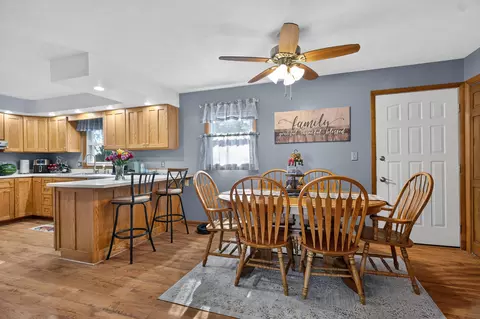 Dining - 910 Miller St, De Graff, OH 43318 photo 2 of 3