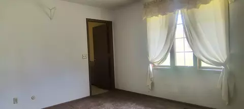 Bedroom - 2230 Manhattan Blvd, Springfield, OH 45504 photo 5 of 7