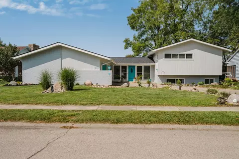 Exterior - 2801 Wellsford Ln, Springfield, OH 45503 photo 2 of 16