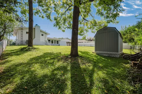 Exterior - 2801 Wellsford Ln, Springfield, OH 45503 photo 10 of 16