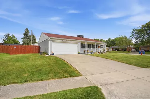 7335 Cosner Dr, Dayton, OH 45424