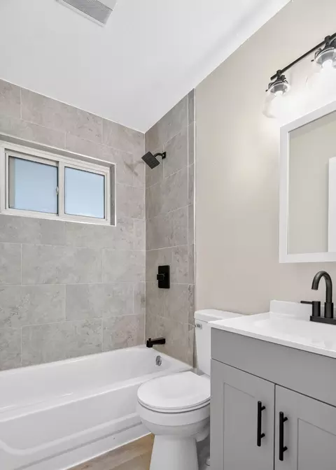Bath - 515 Sycamore Ave, Sidney, OH 45365 photo 2 of 3