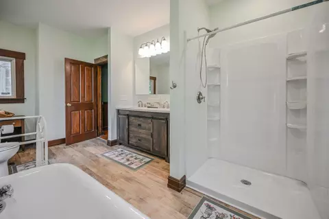 Bath - 4540 Selma Pike, Springfield, OH 45502 photo 3 of 7