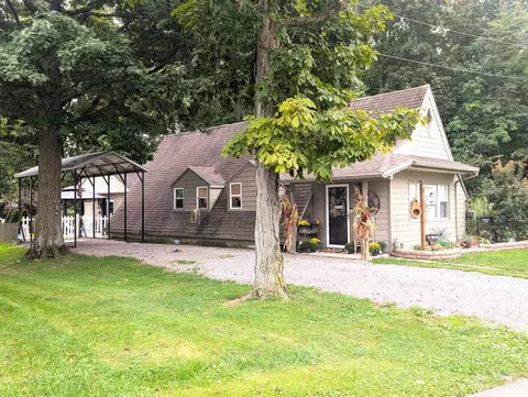 10731 Piqua Dr, Huntsville, OH 43324