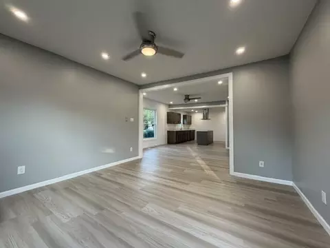 Living - 1126 Burt St, Springfield, OH 45505 photo 2 of 3