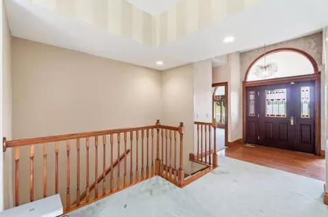 Entry Way - 383 Titus Rd, Springfield, OH 45505 photo 3 of 7