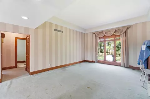 Living - 383 Titus Rd, Springfield, OH 45505 photo 3 of 6