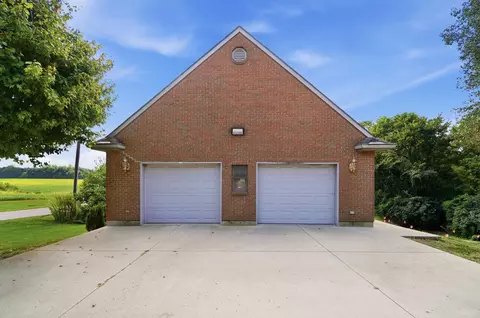 Exterior - 383 Titus Rd, Springfield, OH 45505 photo 3 of 24