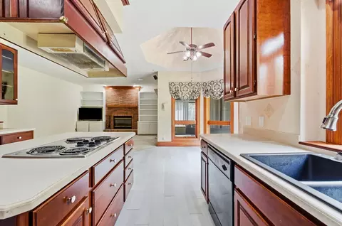 Kitchen - 383 Titus Rd, Springfield, OH 45505 photo 8 of 10
