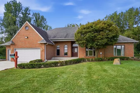 Exterior - 383 Titus Rd, Springfield, OH 45505 photo 2 of 24