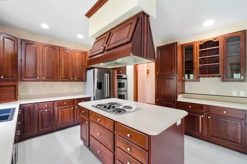 Kitchen - 383 Titus Rd, Springfield, OH 45505 photo 2 of 10
