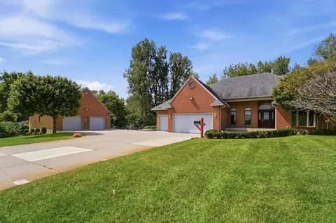 Exterior - 383 Titus Rd, Springfield, OH 45505 photo 5 of 24