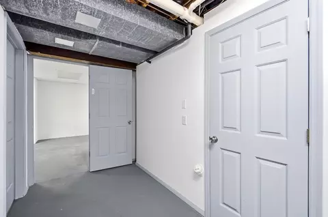 Entry Way - 383 Titus Rd, Springfield, OH 45505 photo 6 of 7