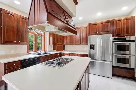 Kitchen - 383 Titus Rd, Springfield, OH 45505 photo 3 of 10