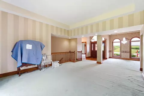 Living - 383 Titus Rd, Springfield, OH 45505 photo 1 of 6