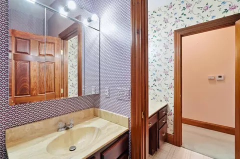 Bath - 383 Titus Rd, Springfield, OH 45505 photo 4 of 10