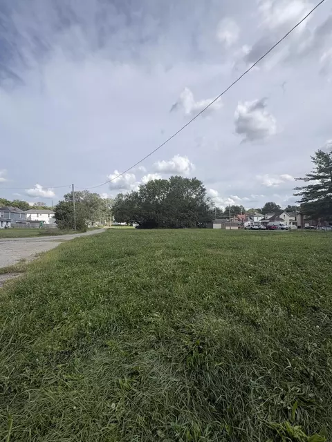 240 E Main St, Piqua, OH 45356 photo 3