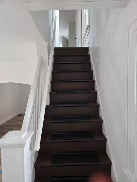 Entry Way - 32 S Florence St, Springfield, OH 45505 photo 2 of 2