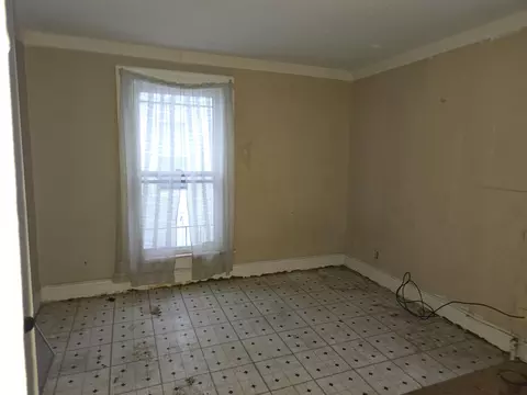 Bedroom - 727 W High St, Springfield, OH 45506 photo 3 of 4