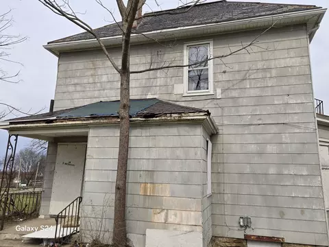 Exterior - 727 W High St, Springfield, OH 45506 photo 5 of 15