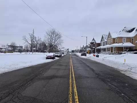 Exterior - 727 W High St, Springfield, OH 45506 photo 14 of 15