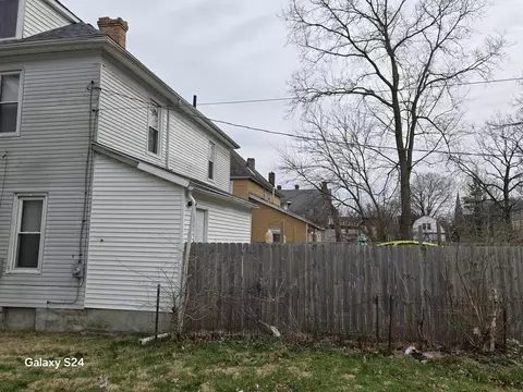 Exterior - 727 W High St, Springfield, OH 45506 photo 6 of 15